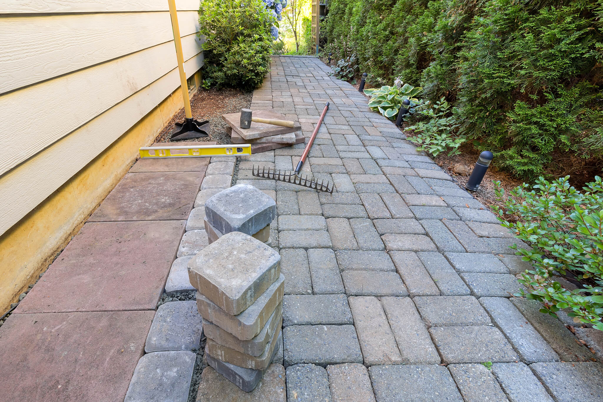 Read more about the article Transforming Your Outdoor Space: The Benefits of Hardscaping